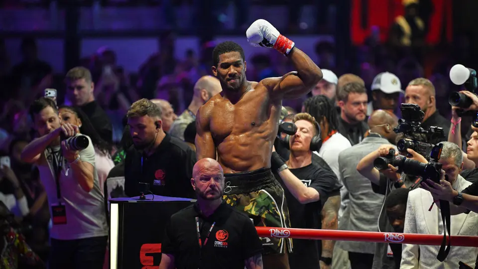 Anthony Joshua celebrando su victoria | AP