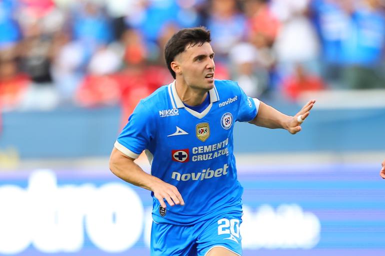 José Paradela rompe el cero en el Campeón de Campeones ante Toluca | MEXSPORT
