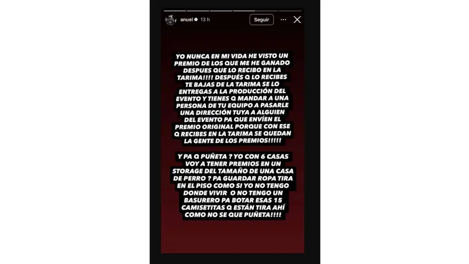 El reguetonero aseguró que los premios y demás pertenencias mostrados en el video no son prueba de que la unidad de almacenamiento le pertenezca./ Captura de pantalla