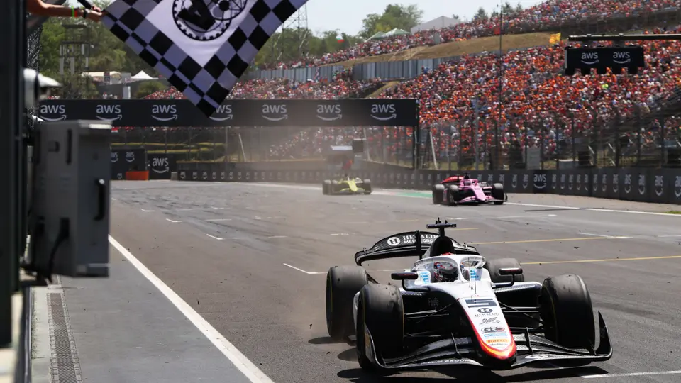 ¡Triunfo mexicano! Noel León conquista Hungría y suma otra victoria en la F2