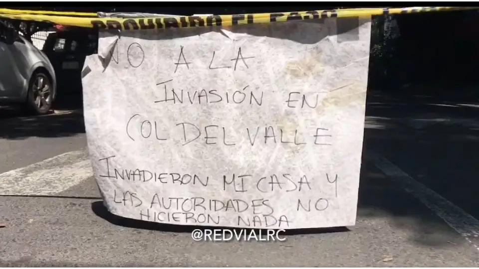 Vecinos de la colonia Del Valle Centro advirtieron que retomarán los bloqueos si el próximo miércoles no hay avances en las investigaciones por presuntos despojos de inmuebles./ Captura de pantalla
