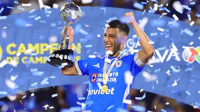 Erik Lira tiene un dilema: Mónaco o petrodólares de Emiratos, las opciones para dejar Cruz Azul