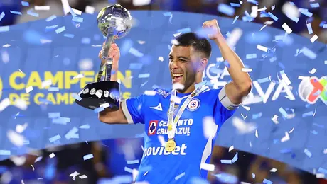 Erik Lira tiene un dilema: Mónaco o petrodólares de Emiratos, las opciones para dejar Cruz Azul