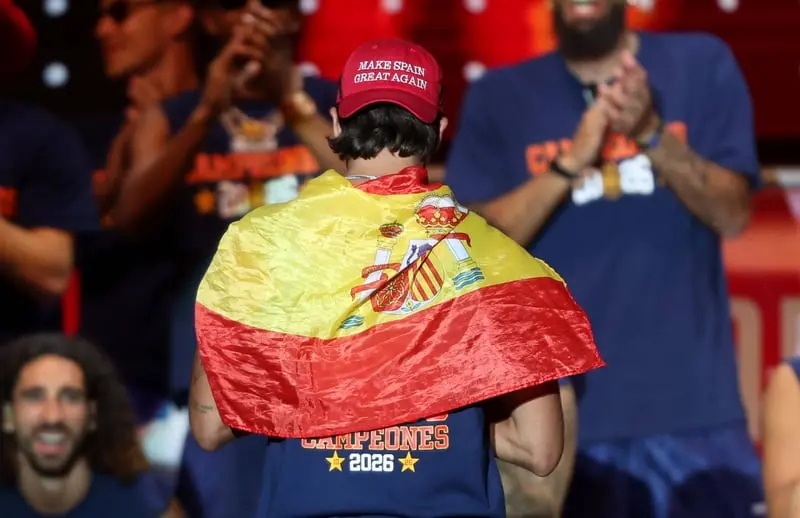 Ferran Torres usando gorra de Donald Trump | Especial