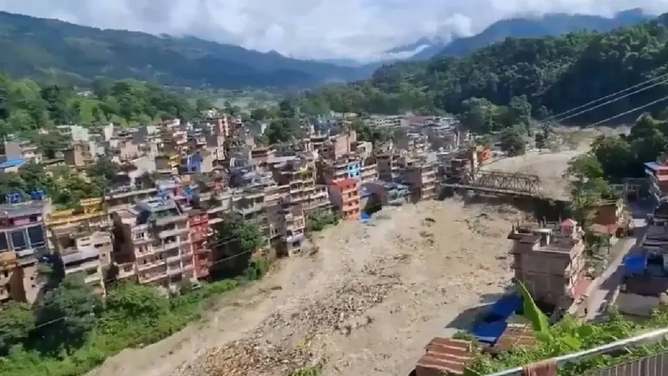 ¿Qué es una riada? Así fue el fenómeno que arrasó comunidades enteras en Nepal y dejó cientos de desaparecidos