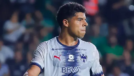 Víctor Guzmán vuelve a levantar la mano con Rayados