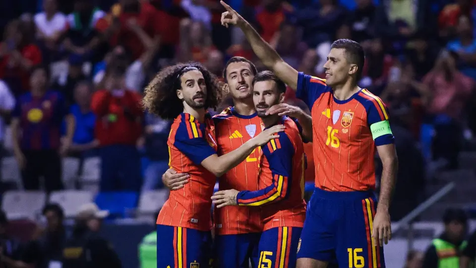 Jugadores de españa celebrando una anotación | MEXSPORT