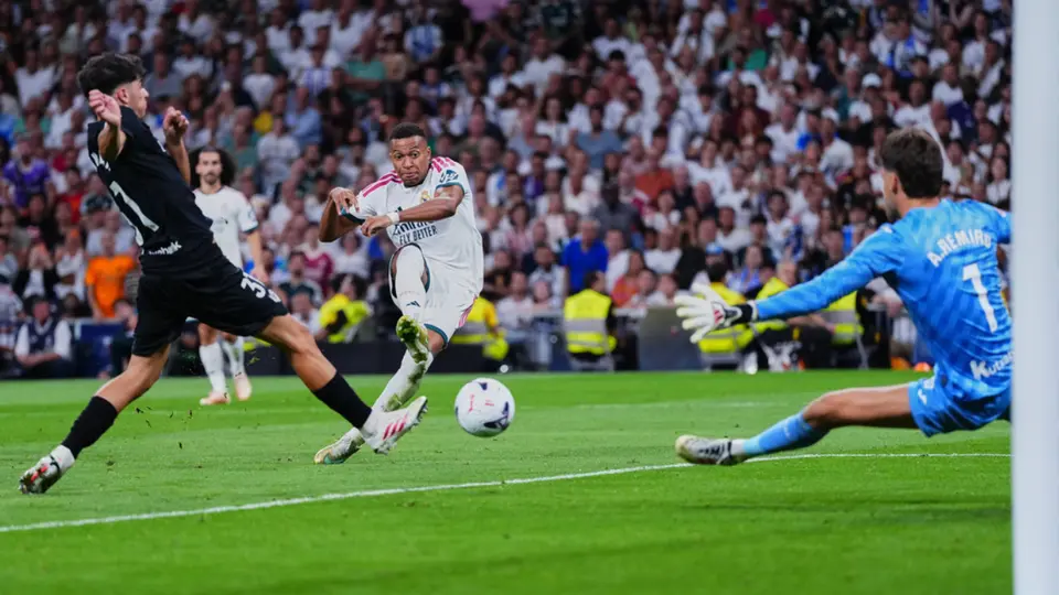 Kylian Mbappé marca gol con el Real Madrid | AP