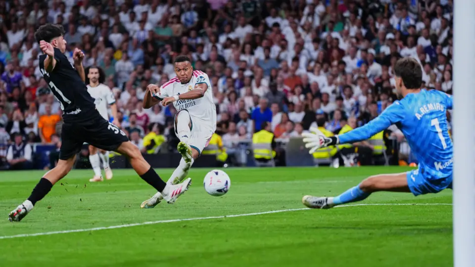 Kylian Mbappé marca gol con el Real Madrid | AP