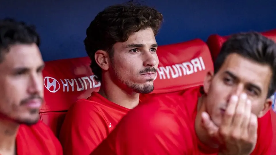 Julián Álvarez no entrenó este miércoles con Atlético mientras Barcelona insiste en que puede ficharlo