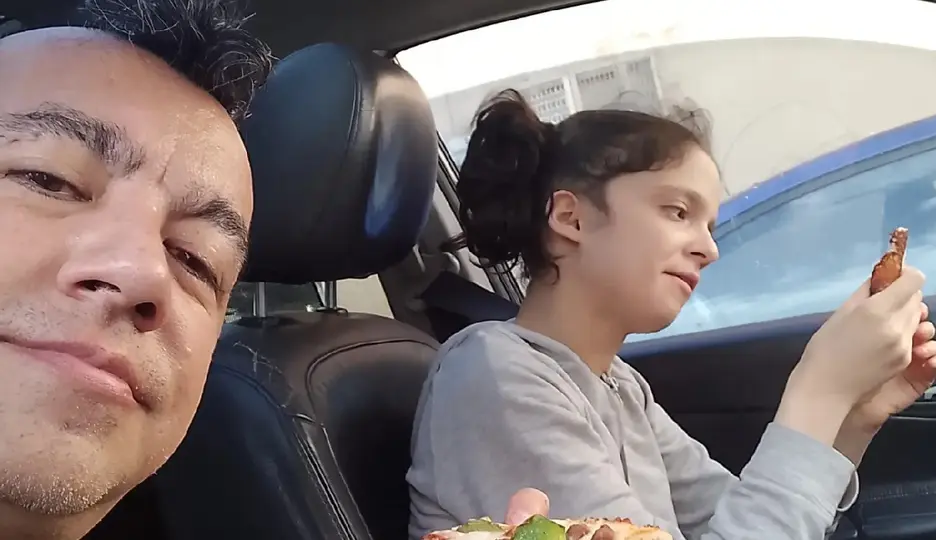 La modelo aseguró que cumple con la pensión alimenticia / @
erickfarjeatfx