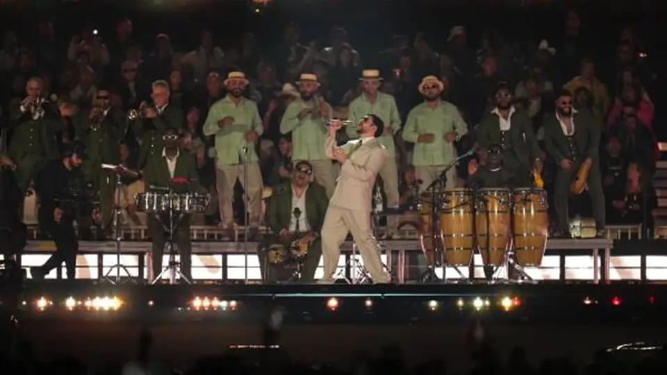 Bad Bunny y Natalia Lafourcade aparecen entre las voces que Jean Aguilera quisiera escuchar cantando temas del Divo de Juárez./ AP