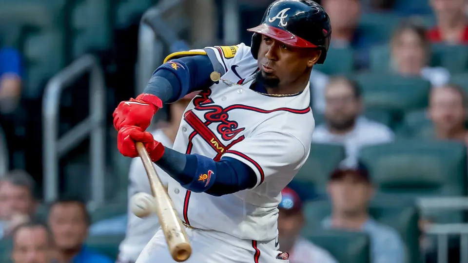Braves frenan a Dodgers pese a dramático triple de Shohei Ohtani