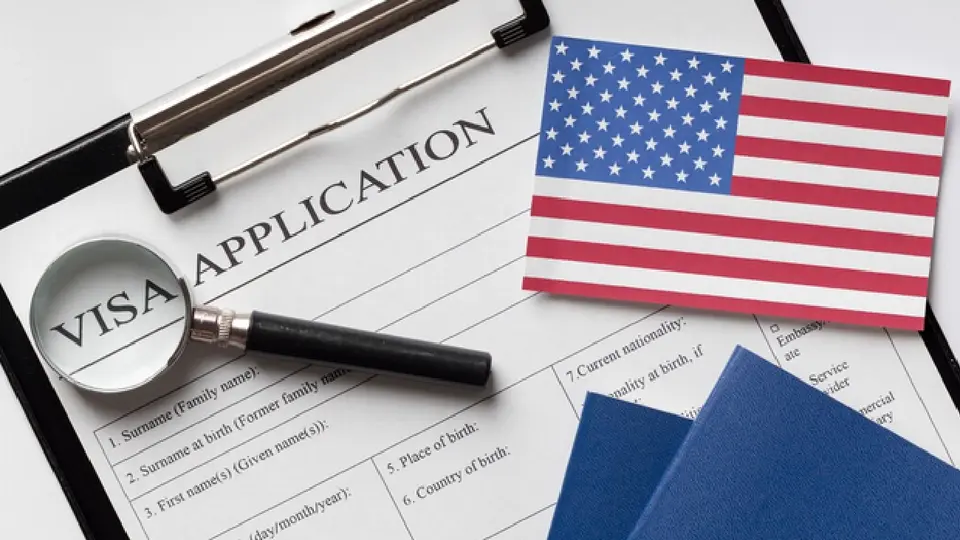 La pausa anunciada está relacionada principalmente con citas para visas de inmigrante / Especial