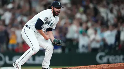 Andrés Muñoz hace historia con Mariners; 101 salvamentos y empata al tercer lugar histórico de Seattle