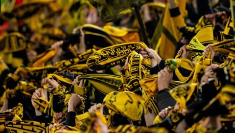 Borussia Dortmund premiará a los aficionados que no usen su celular durante los partidos