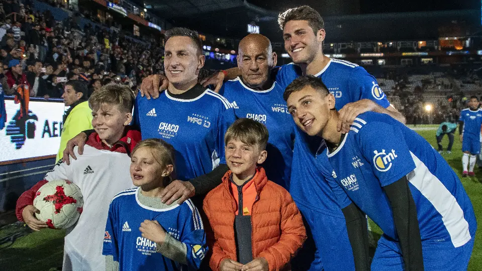 Christian 'Chaco' Giménez, junto a sus hijos Santiago y Sofía, en 2019 | MEXSPORT