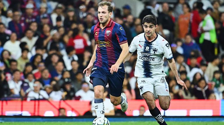 Eugenio Pizzuto de Atlante  y César Garza de Monterrey en el Apertura 2026 | MEXSPORT