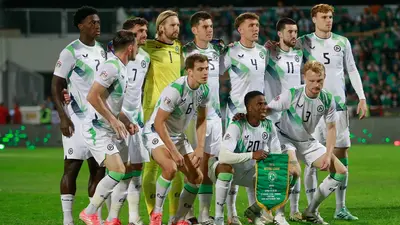 Jugadores de Irlanda votan por jugar ante Israel y usarán brazaletes negros