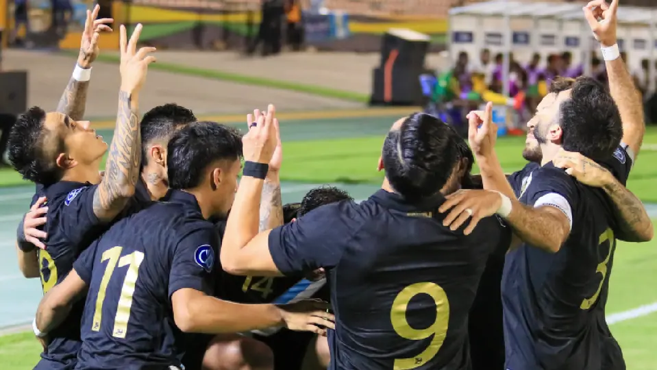 Selección de Guatemala, en festejo de gol, ante Jamaica | @CNationsLeague
