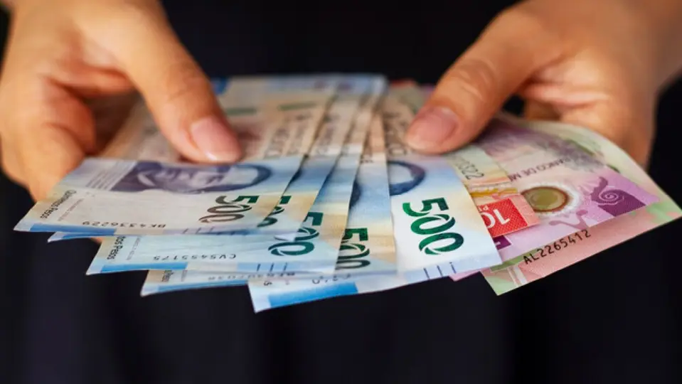 Los trabajadores tienen derecho a recibir un aguinaldo anual equivalente a 15 días de salario, por lo menos / Magnific