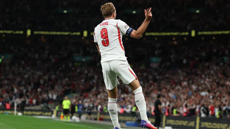 Harry Kane tras anotar con Inglaterra en Nations League | AP