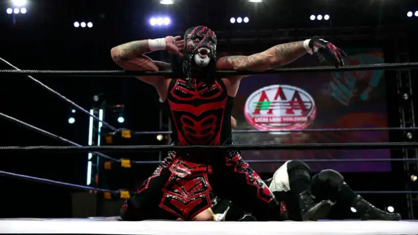 Pentagón Jr. acabó con el Niño Hamburguesa y avanzó a Semis de Lucha Fighter AAA