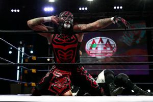 Pentagón Jr. acabó con el Niño Hamburguesa y avanzó a Semis de Lucha Fighter AAA