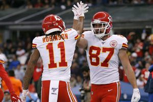 Chiefs derrotó a Chargers en el MNF celebrado en el Estadio Azteca