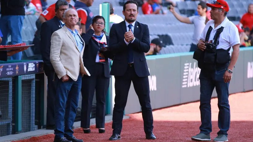 Javier Salinas dejó la presidencia de la Liga Mexicana de Beisbol