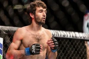 VIDEO: Luchador de UFC causó polémica al pelear en contra de una cabra