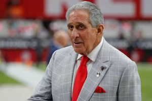 Dueño de Falcons sí pagara sueldo de empleados pese a suspensión por coronavirus