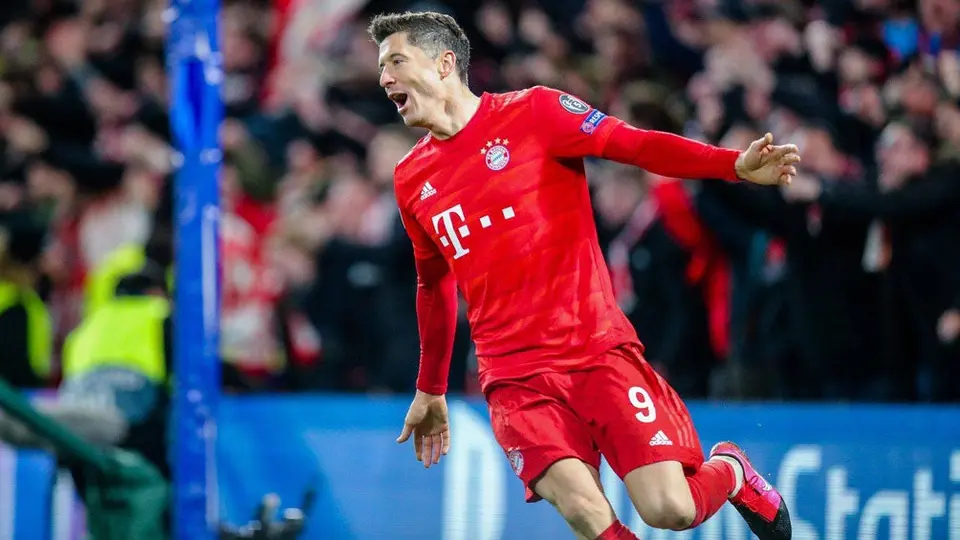 Robert Lewandowski donó un mde para la lucha contra el coronavirus