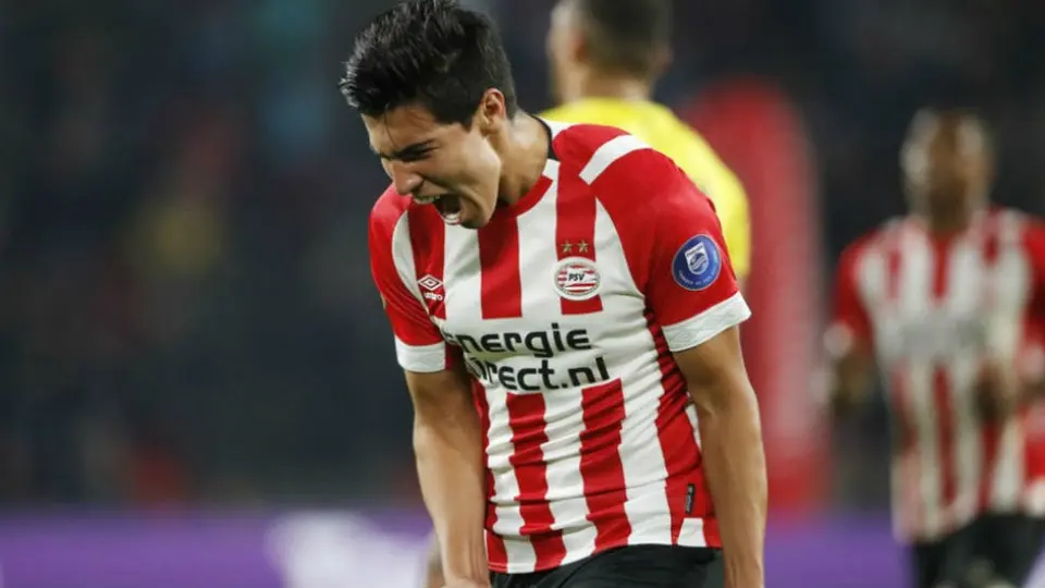 VIDEO: Erick Gutiérrez anotó golazo en entrenamiento con el PSV