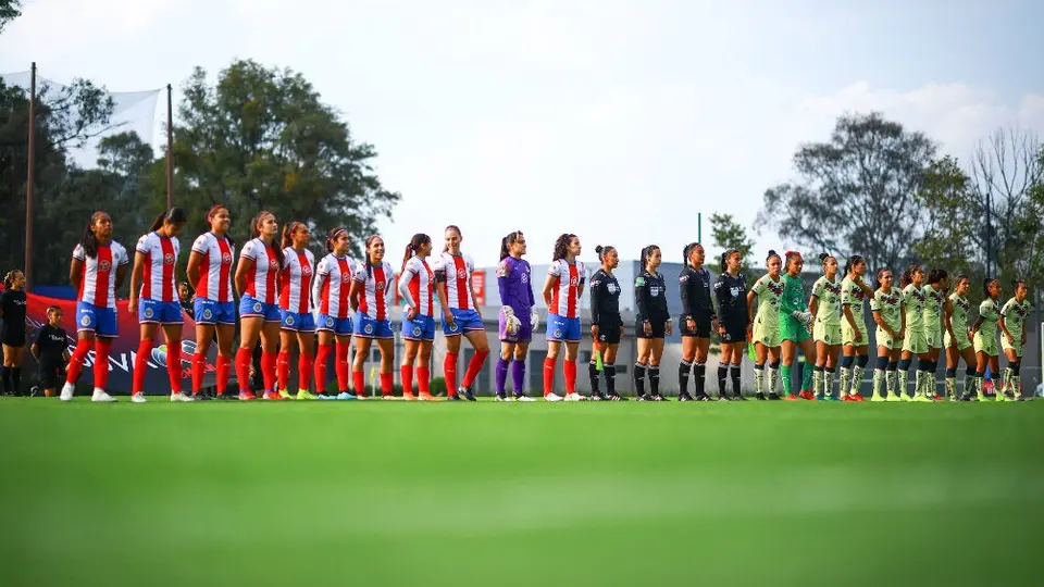 Álvaro Ortiz: 'La unión del futbol femenil es más fuerte que el del varonil'