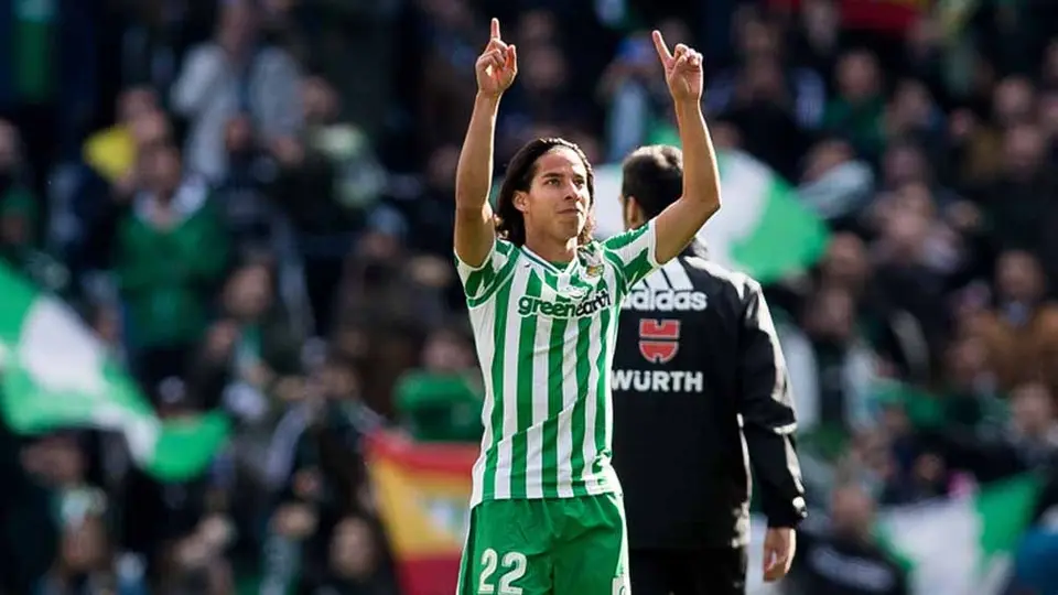 Diego Lainez: 'En Betis crezco más que en América'