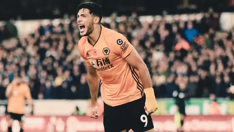 Raúl Jiménez continúa encendido y 'vacunó' al Bournemouth
