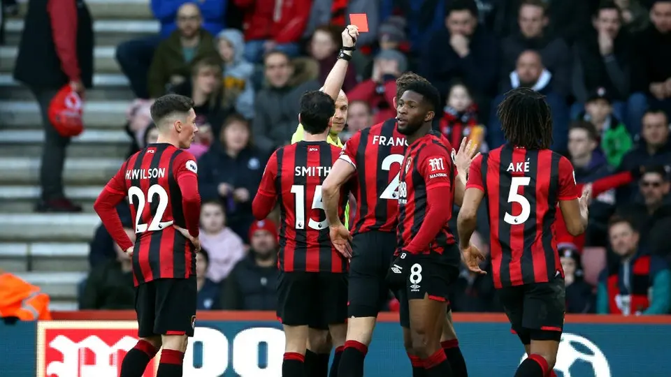 Bournemouth pidió a la Premier League investigar a árbitro por actitud irrespetuosa