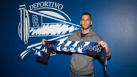 Edgar Méndez, presentado con Alavés: 'Estoy en uno de mis mejores momentos'