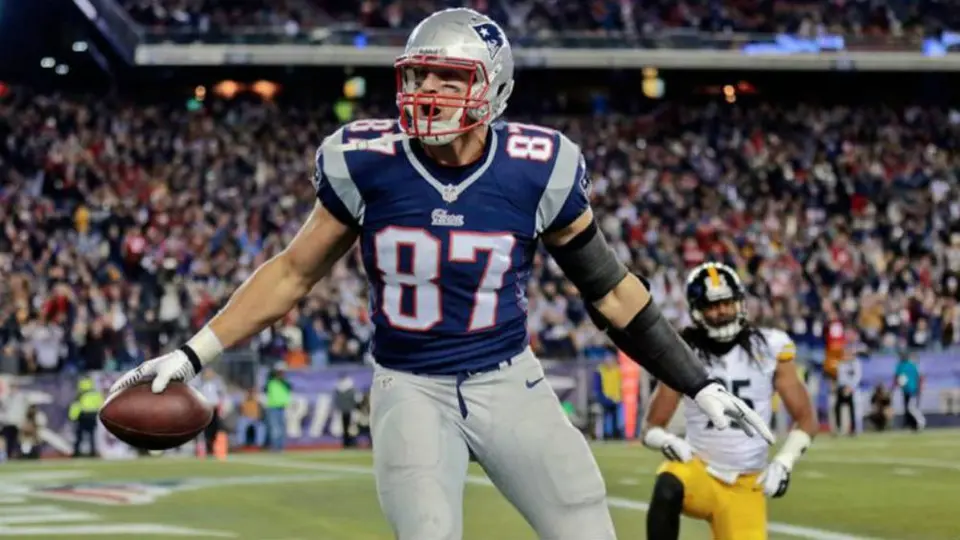 Robert Kraft tiene esperanza en que Rob Gronkowski salga del retiro