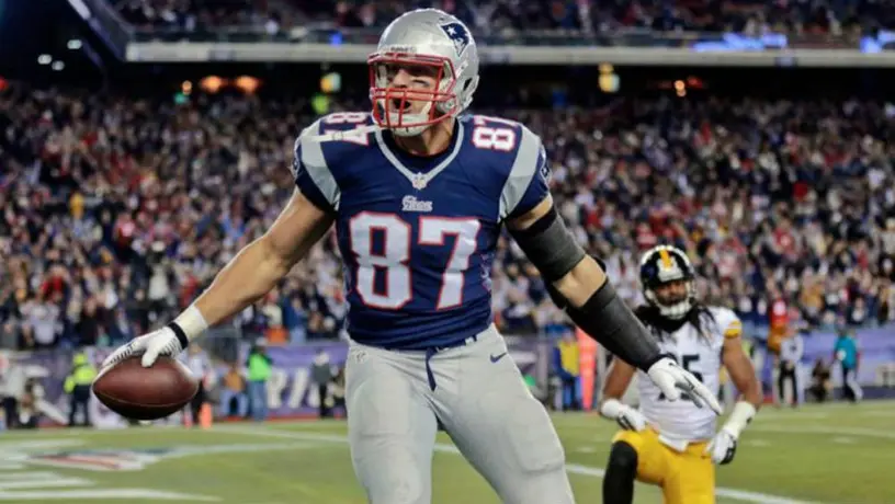 Robert Kraft tiene esperanza en que Rob Gronkowski salga del retiro