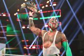 Rey Mysterio: 'Colgaré la máscara tras disfrutar unas luchas con mi hijo'