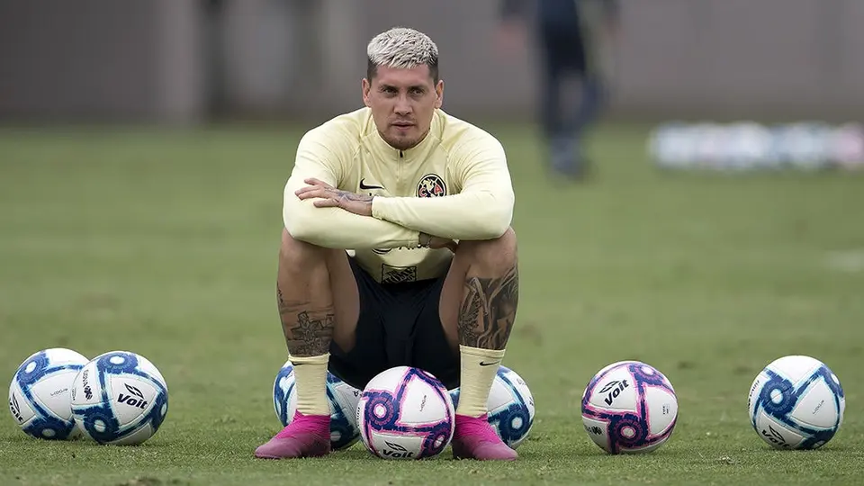 América: Nico Castillo presentó sangrado en la herida donde fue operado
