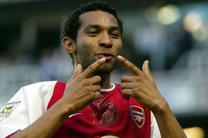 Pennant: 'En mi primer titularidad con Arsenal jugué con resaca y marqué un triplete'