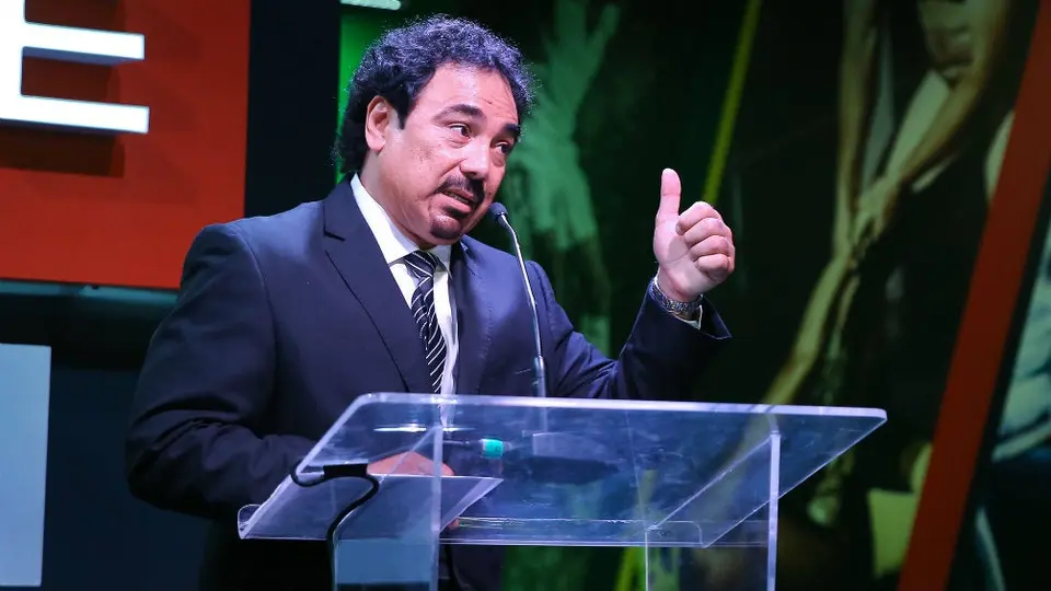 Hugo Sánchez suena como candidato para dirigir a Rayados