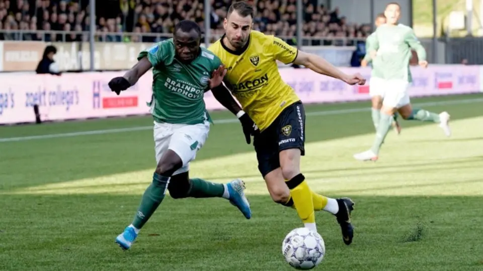 PSV rescató empate agónico frente al Venlo, sin Érick Gutiérrez en el campo