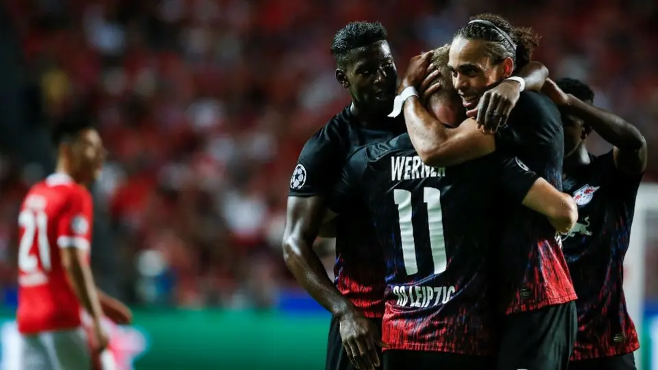 Leipzig sorprendió a Benfica en arranque de la Champions League
