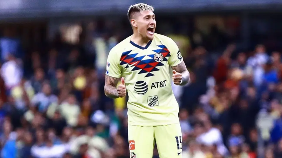 América: Nico Castillo recibió la visita de Santiago Baños tras ser operado