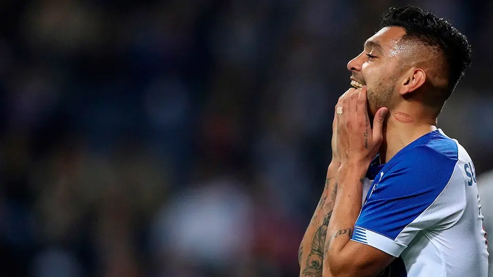 Tecatito Corona y Porto, eliminados de Europa League por Bayer Leverkusen