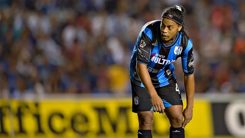 Excompañero de Ronaldinho en Querétaro reveló que el crack nunca entrenaba en lunes